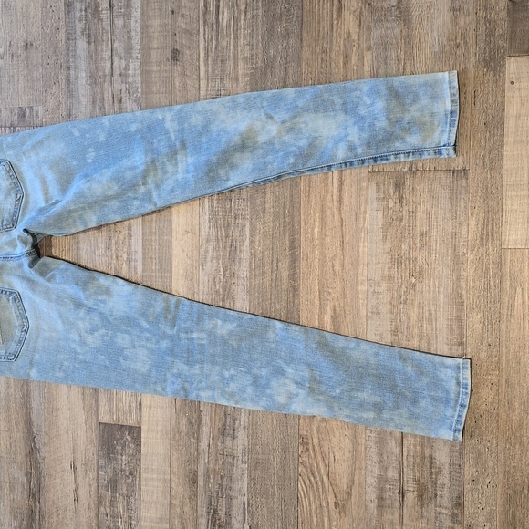 AMERICAN EAGLE | Bleach Pattern Denim Super Low Rise Denim Jeans | Size 4 - Picture 8 of 10